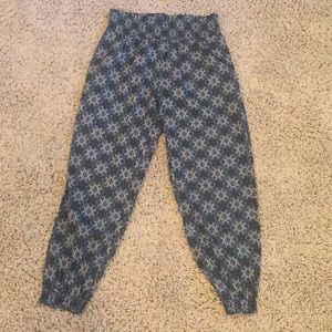 Aerie size Medium patterned pants